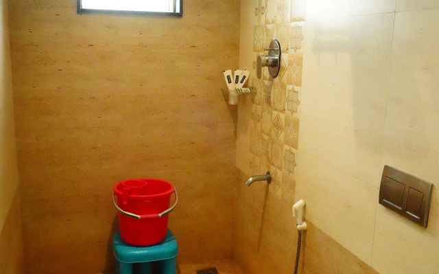 Vjr Mahal and Vinayagam Residency Hotel