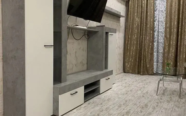 Na Surikova 24 Flat