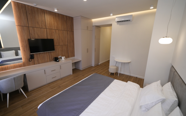 Hotel Ser In Hotel