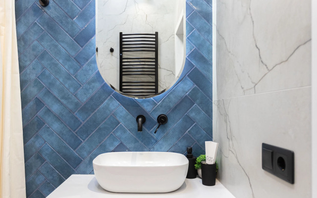 Квартира с Мансардными Окнами и Видом на Море