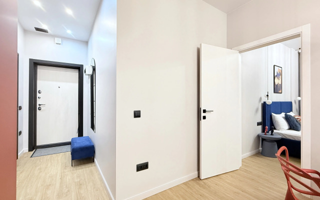 YARKIY DIZAYN, PANORAMA NA REKU PRYAMO S KROVATI Apartments