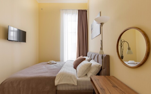 One-Room R&B Apartments on Nevsky 23