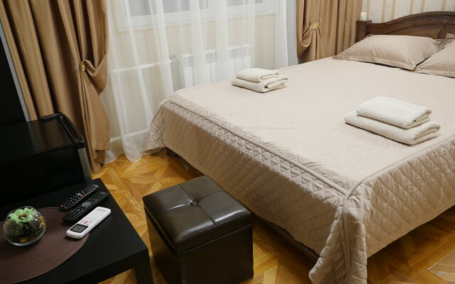Den i Noch na Profsoyuznoy Mini-hotel