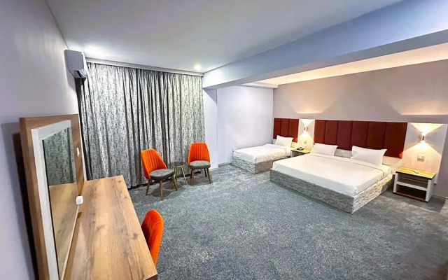 Amazon Hotel