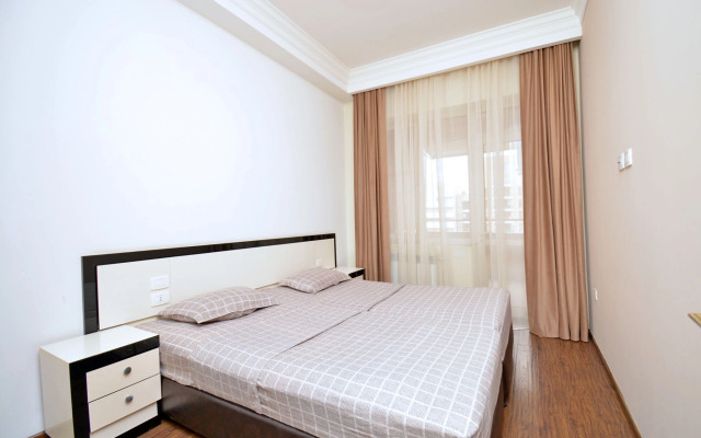 2-K v Novostroyke, Ulitsa Pavstosa Byuzanda, Bu955 Flat