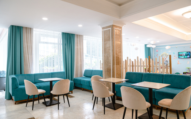 Golubaya Volna Hotel