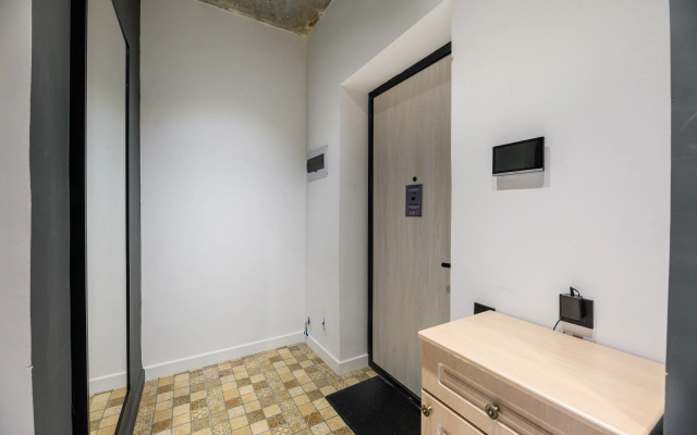 Ryadom s Arbatom i Megoy Flat