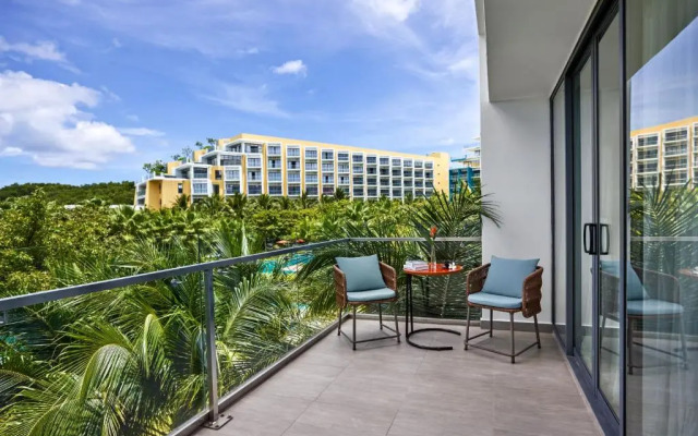 Holiday Inn & Suites Saigon Airport Hotel