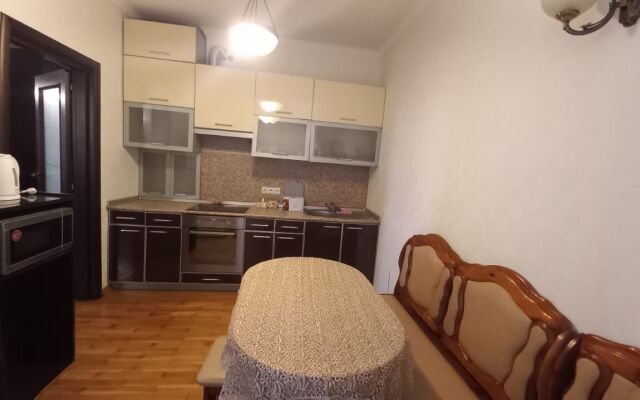 Smile Apartments 3kh Komnatnye S Vidom Na Naberezhnuyu Apartments