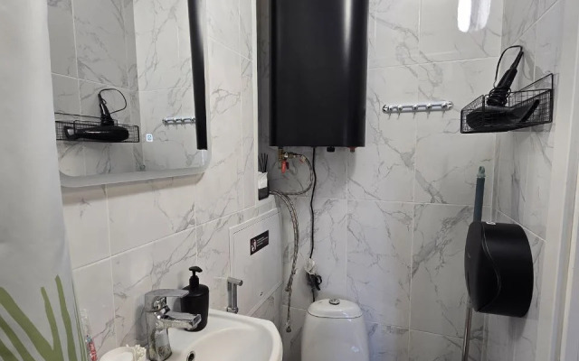 Komfortabelnaya Yevrostudiya v Tsentralnom Rayone Flat