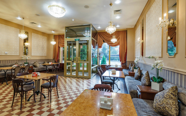 Atrium Palace Hotel