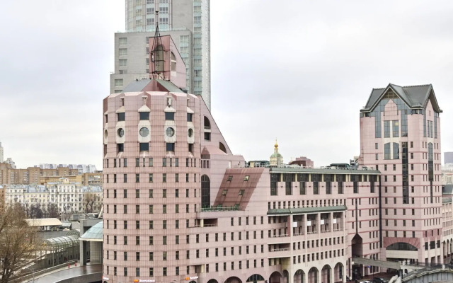 V Tsentre Moskvi Apartments
