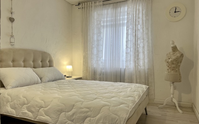 3-komnatnaya Zoya Apart v tsentre u Nizhnego ozera Flat