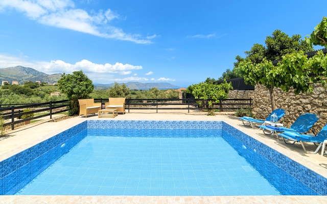 Aqua Mare Villa Heated Pool