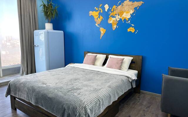 Квартира с Панорамными Окнами и Выходом на Крышу