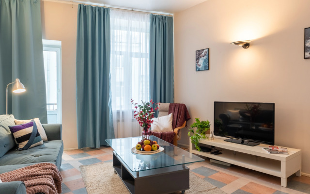 Gm Trekhkomnatnaya V 2kh Shagakh Ot Kremlya Apartments