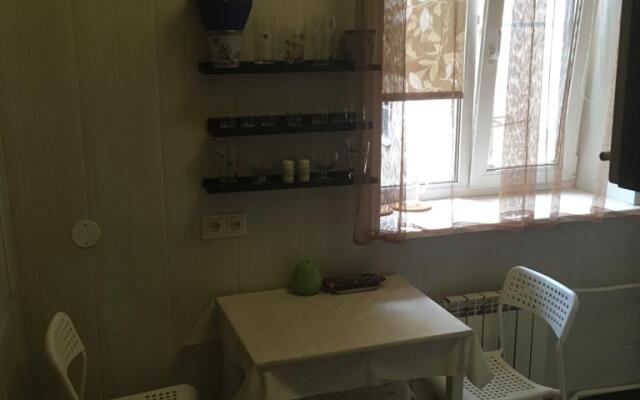 Dvushka u Semimostya Flat