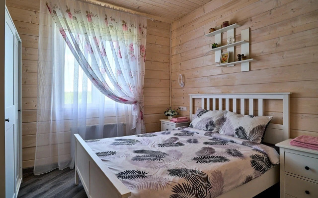 Kottedzh s saunoy ryadom s Petergofom Private house