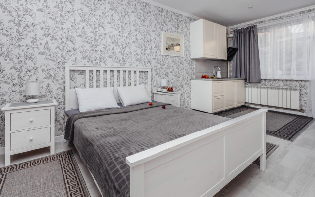 Solnechnaya Studiya So Svoim Dvorikom Apartments