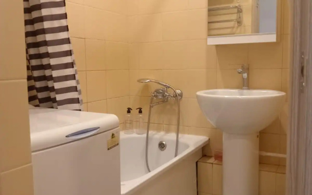 Uyutnaya U Naberezhnoy Flat