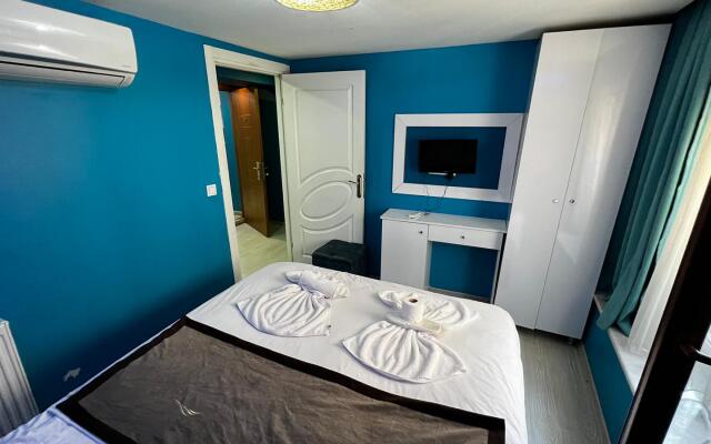 Отель Moon Blue