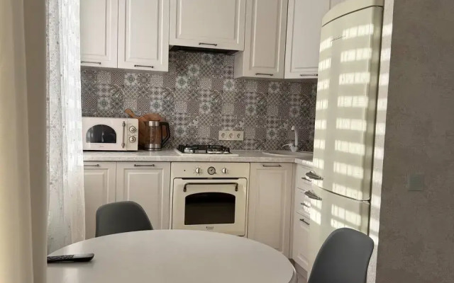 Квартира с евроремонтом и Алисой в центре