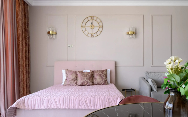 Luks Krasiveyshiy v ZhK "Barselona Park" s Bol'shim Balkonom i Vidom na More Apartment