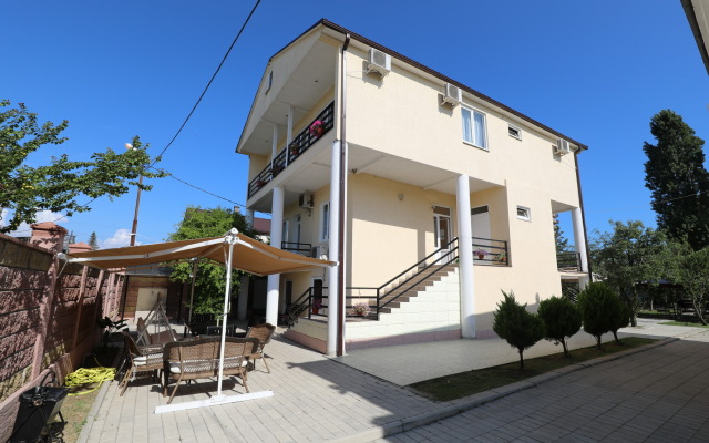 Rozalin Guest House