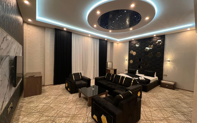 Royal Mansion Hotel