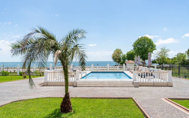 Grace Faors Hotel