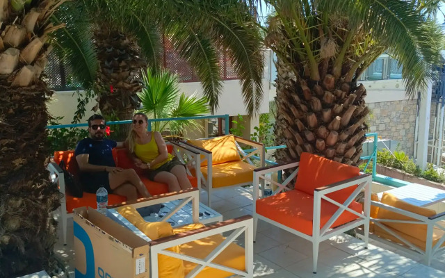Mia Hill Suites Hotel