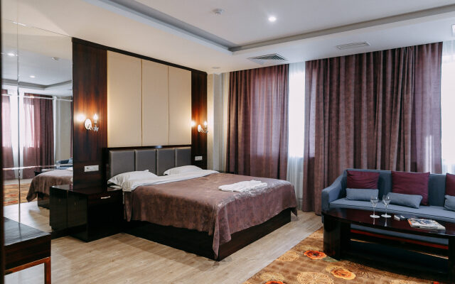 Hotel Otel' Kun' Lun'