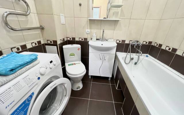 Komfot S Tremiya Spalnymi Mestami Flat