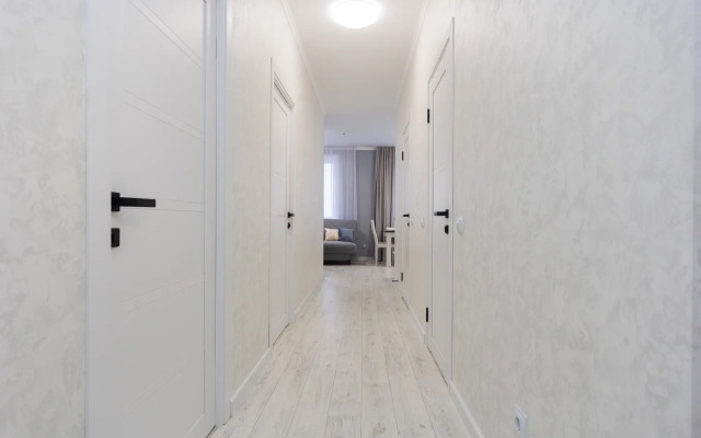 Trekhkomnatnaya U Parka Flat