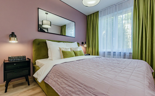 2 Kom S Dizaynerskim Remontom V Tsentre Flat
