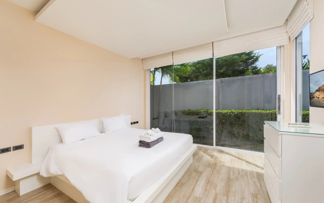 Вилла Maya 2BR private pool villa Nai Harn beach