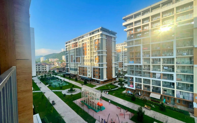 Dlya Troikh Gostey S Vidom Na More Flat