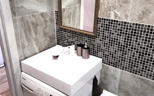 Студия Недалеко от Центра