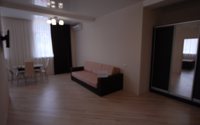 Three-Room Apartments for 4-6 People