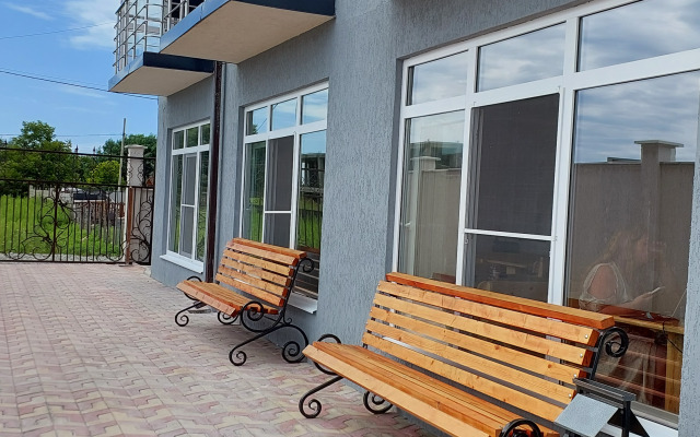 Bon-Amour Inn Guest House