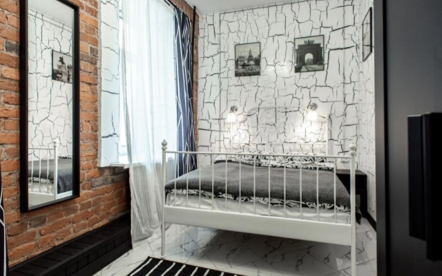 Black & White Na 1-Y Krasnoarmeyskoy Apart-hotel
