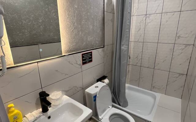 Dlya Pocutochnoy Arendy na Dzerzhinskogo 19 Apartament