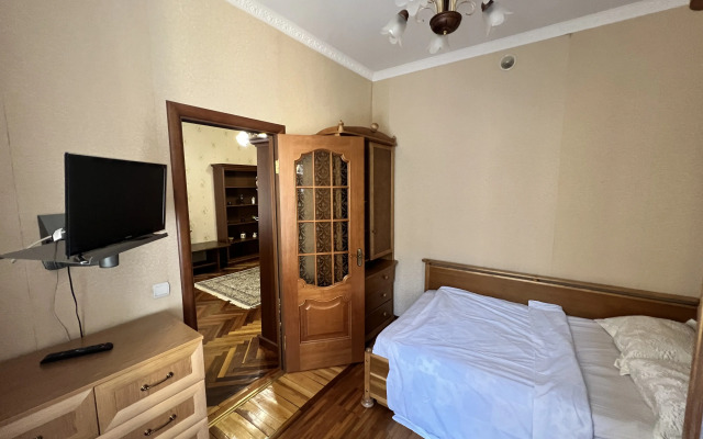 Апартаменты У Банковского Моста