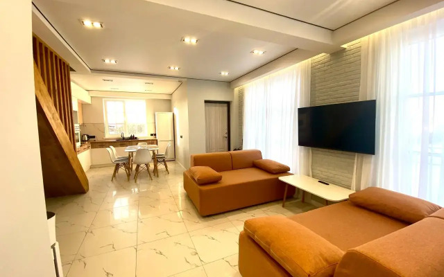 Частный дом Современный большой дом с баней