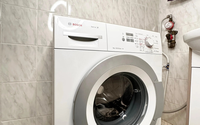 Uyutnaya Dvukhkomnatnaya S Balkonom V Tsentre Goroda Flat