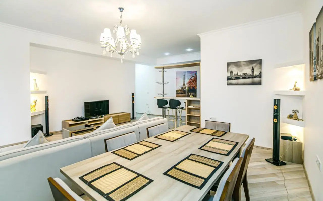 VIP Designed in Nizami Street Apartments