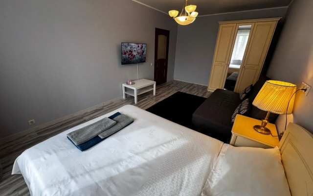 2kh-Komnatnaya Na Grodnenskoy Flat