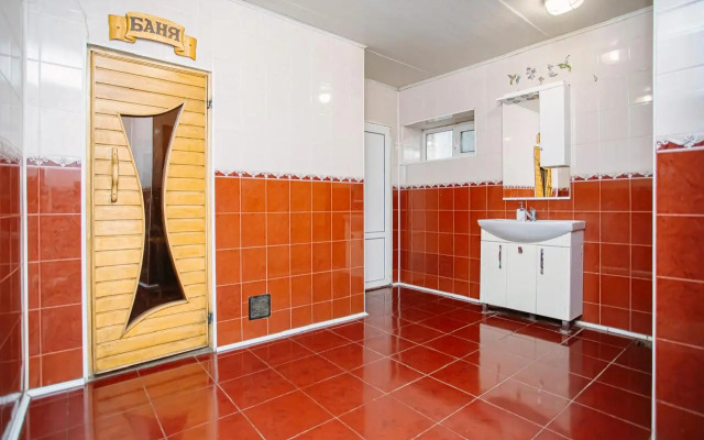 Private House na Okruzhnoy v Surinskom