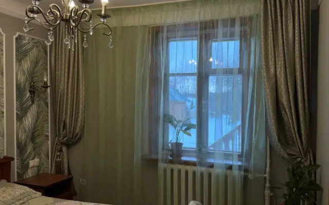 S Banej U Zvonnitsyi Monastyirya Privat House
