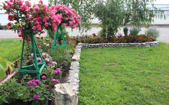 U Druzej Guest House